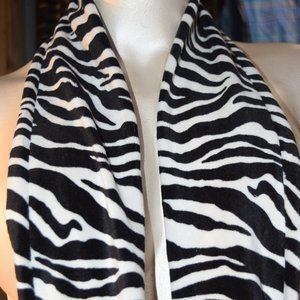Wolf Tales Scarf w/Handwarmer Pockets, Faux fir, Zebra Print